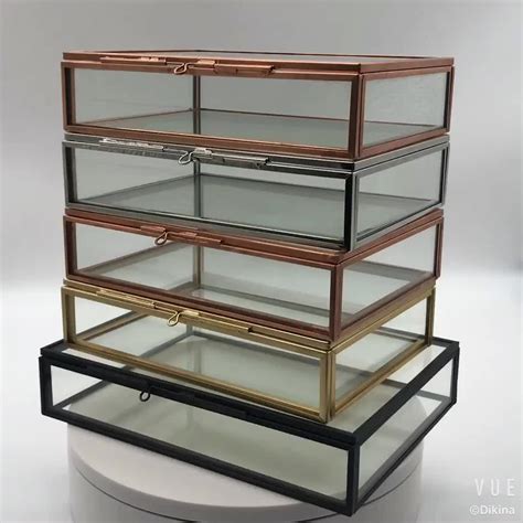 Glass Box With Metal Square 